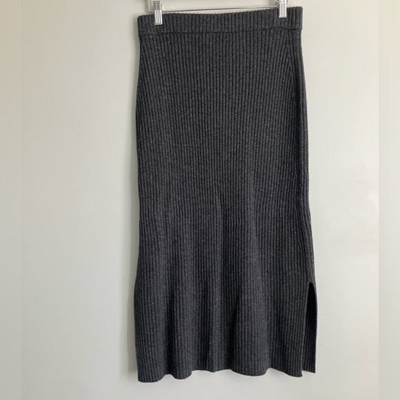 HUGO BOSS Charcoal Grey Ribbed Wool and Cashmere Blend MIDI Skirt Size M NWT - Picture 3 of 15